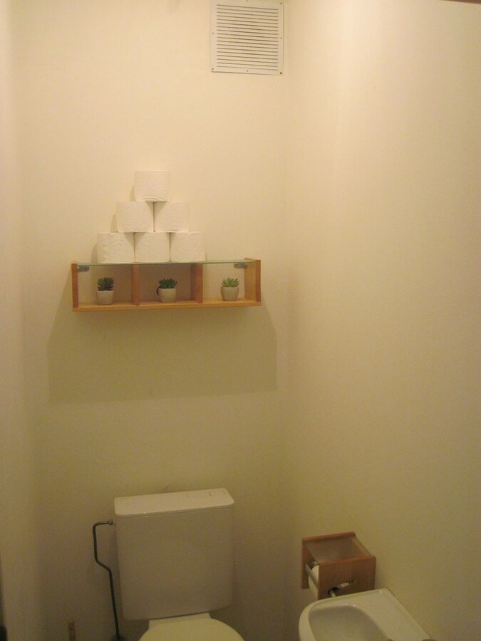 Bijzonder ruim appartement in hartje Kruishoutem. 