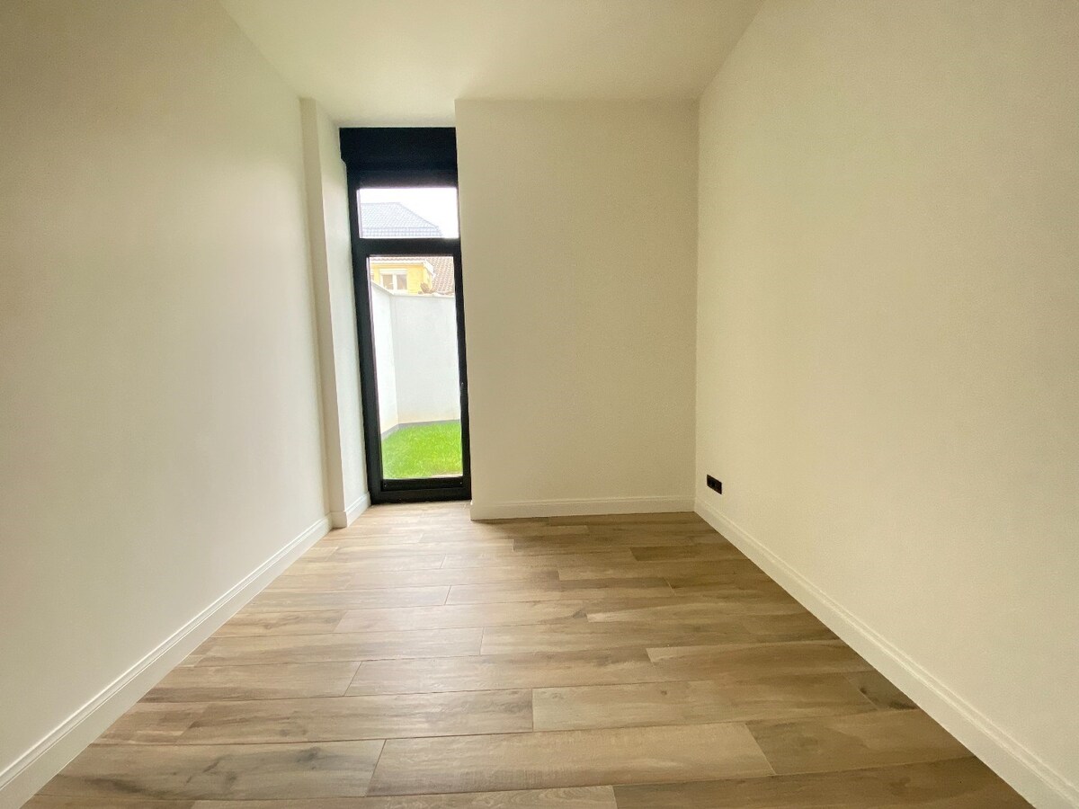 Rez-de-chaussée loué À Tournai