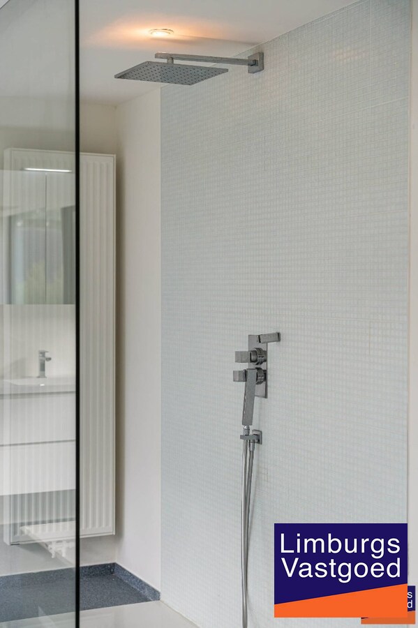 Exclusieve woning met praktijkruimte en zicht op weilanden 