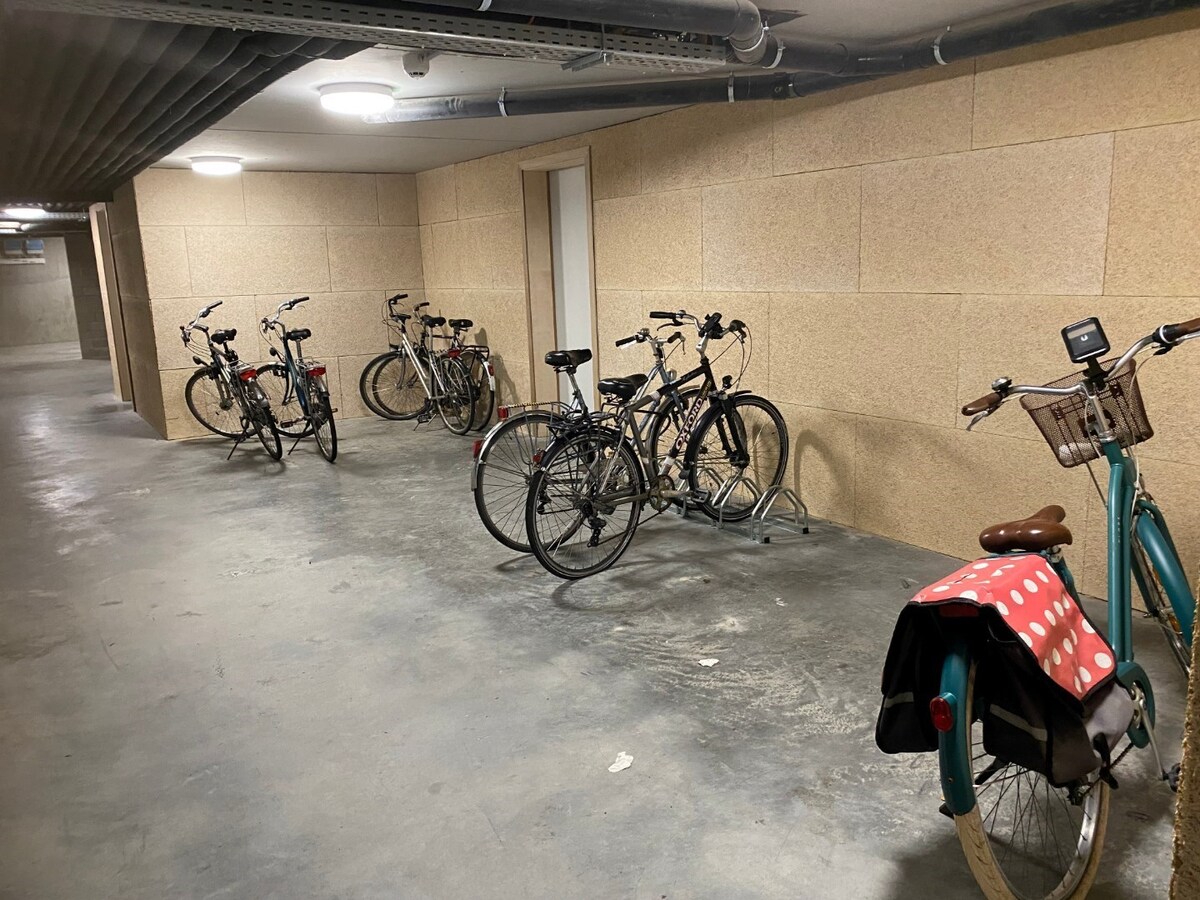 Half Open Nieuwbouw. Op 750 m van Gent-St-Pieters én aan tramhalte. 