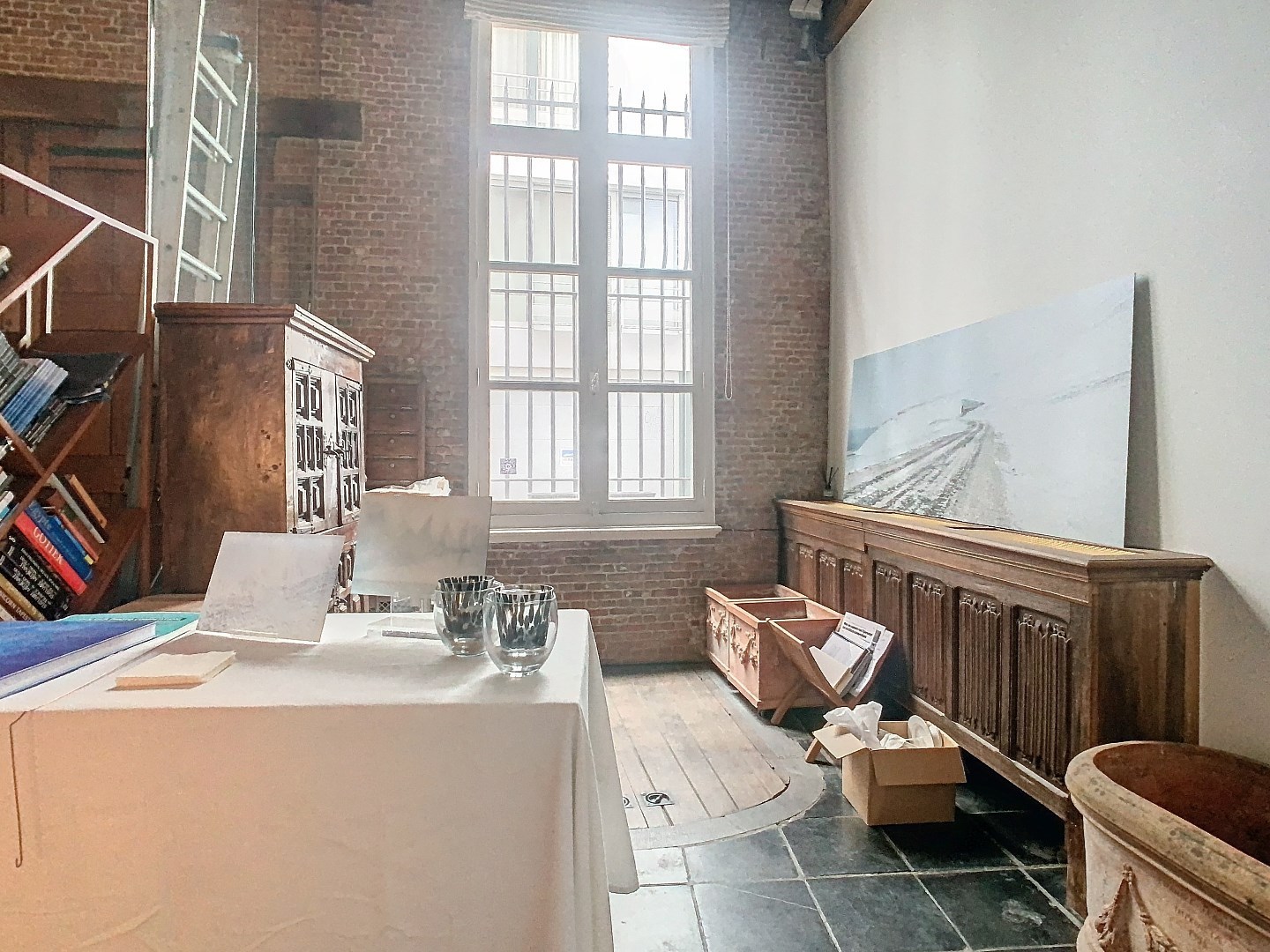 Handelsruimte 100m² in Hartje Antwerpen op steenworp van de Kathedraal. 