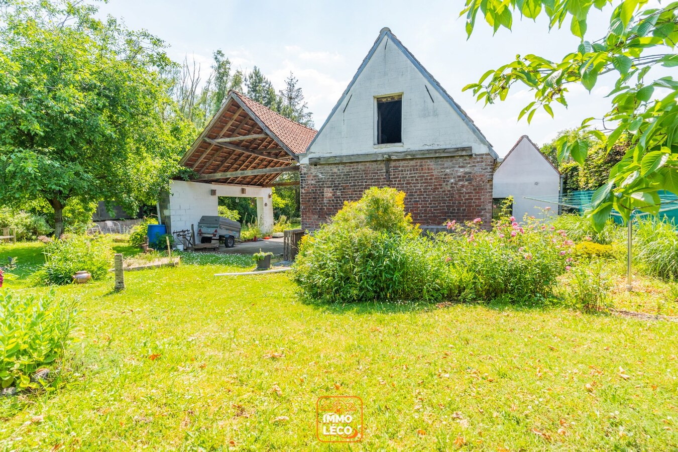 Maison style fermette 4 façades érigée sur une parcelle de 955m², en plein cœur du Bois Fichaux ! RARE à la VENTE 