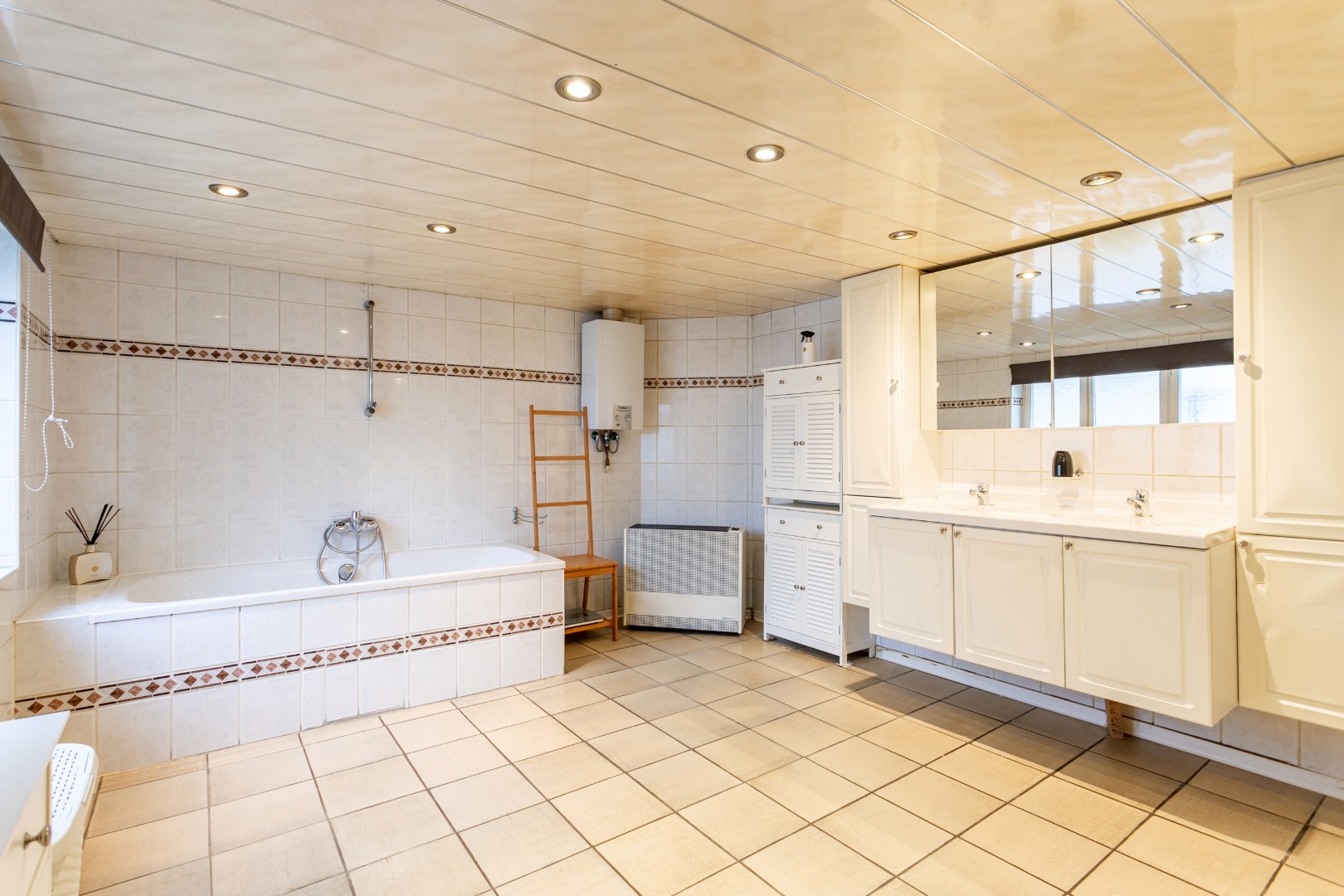 Te renoveren woning met loods nabij centrum Halle 
