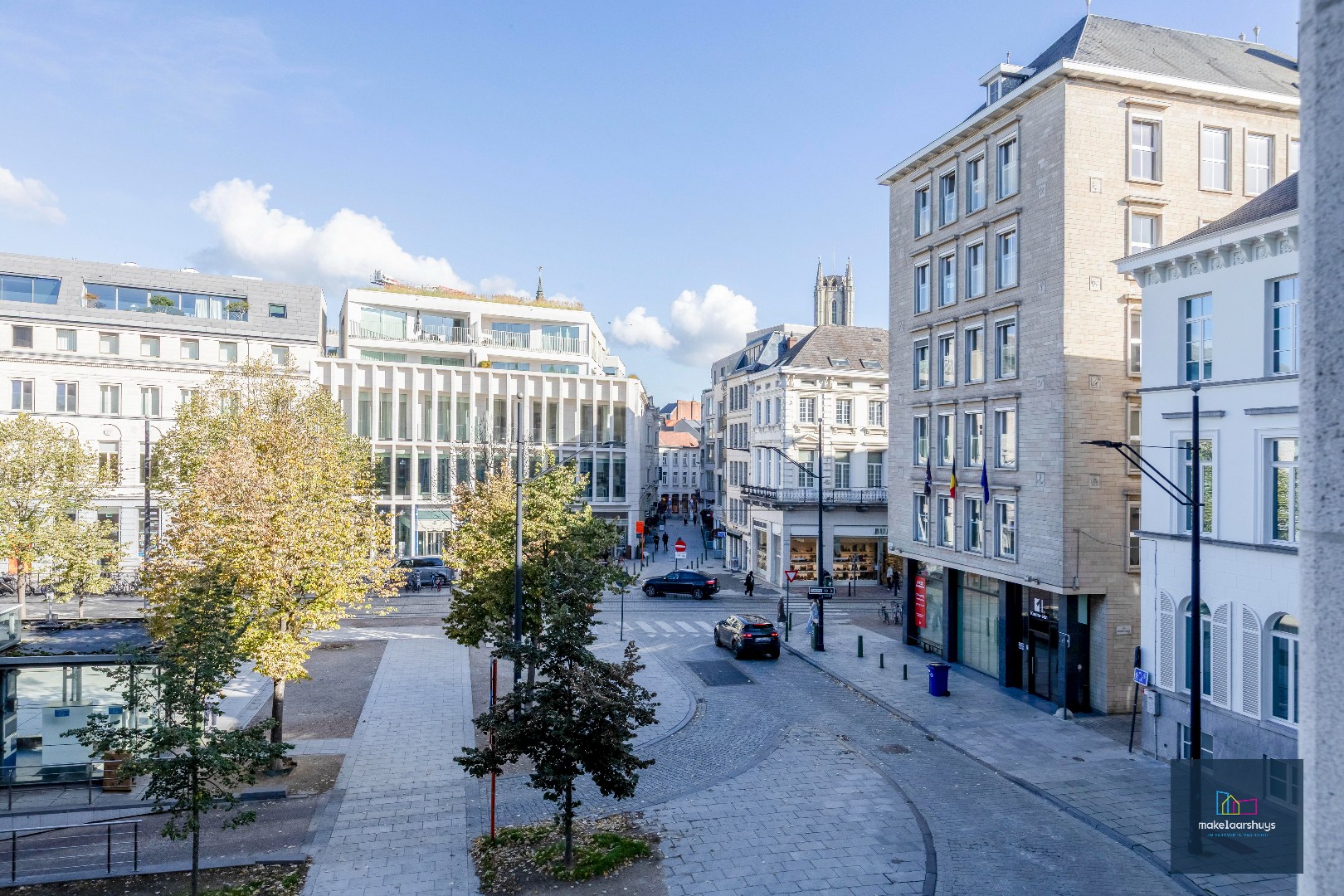 Luxueus duplex appartement   te Kouterhof met 2 slaapkamers , terras en  garageplaats 
