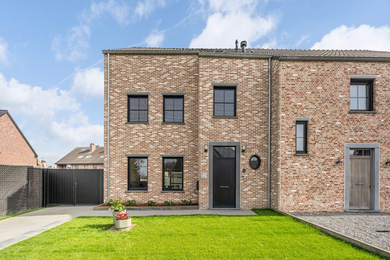 UNIEK VASTGOEDAANBOD! Kwaliteitsvolle pastorijwoning met duurzame technieken en uitzonderlijk wooncomfort 