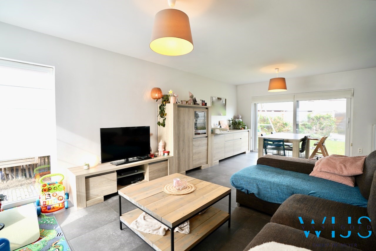 Tof woonhuis in gegeerde woonwijk te Lembeke ! 