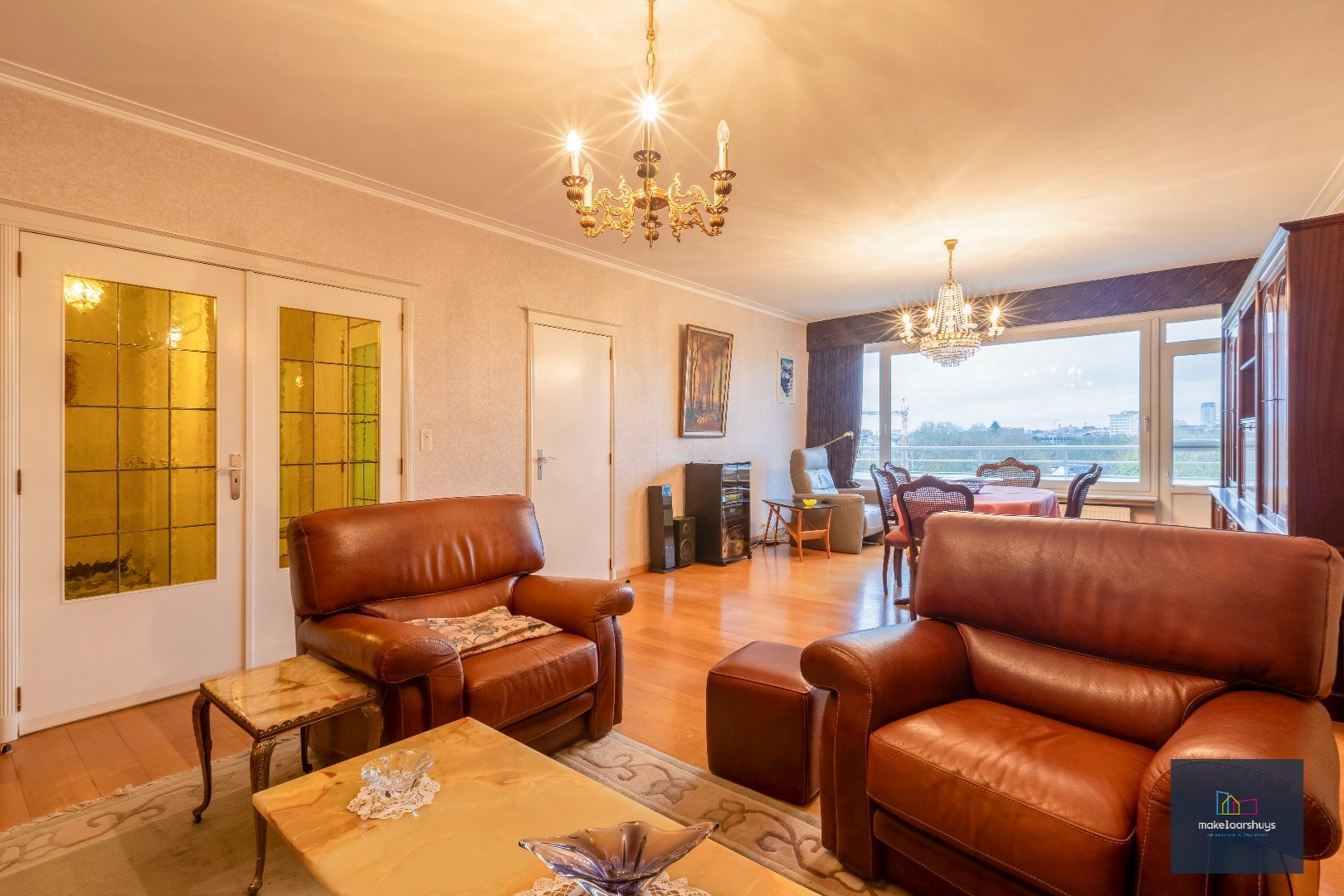 Mooi 3 slaapkamerappartement met parkeerplaats nabij Gent -Sint-Pieters 