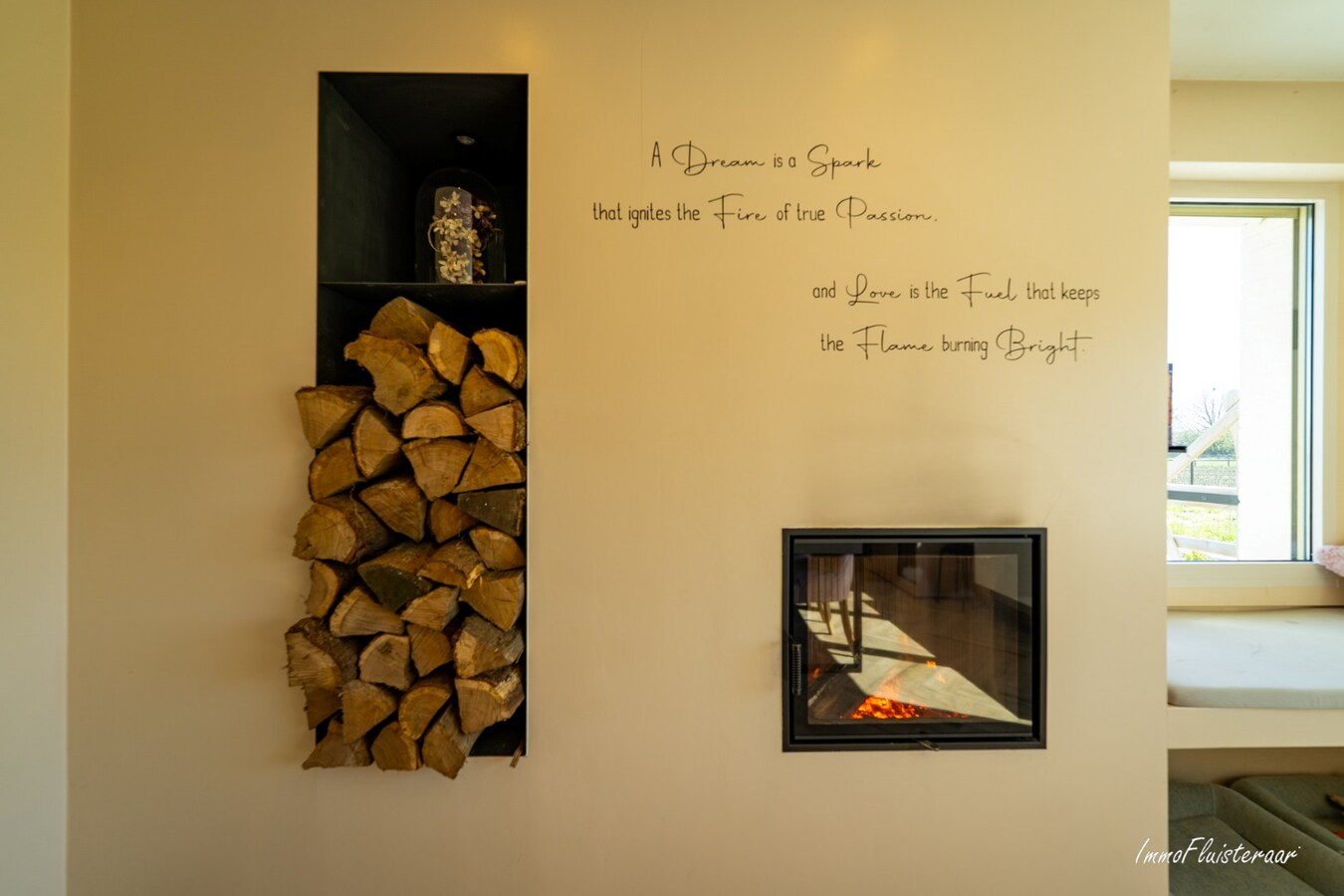 Recent gerenoveerde woning met paardenstallen en buitenpiste op ca. 12.370 m2  te Geel 