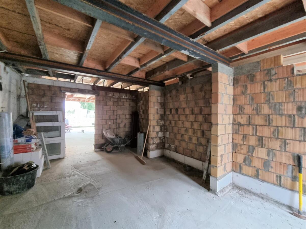Woning met garage in ruwbouw op 400m² grond - Lissewege 
