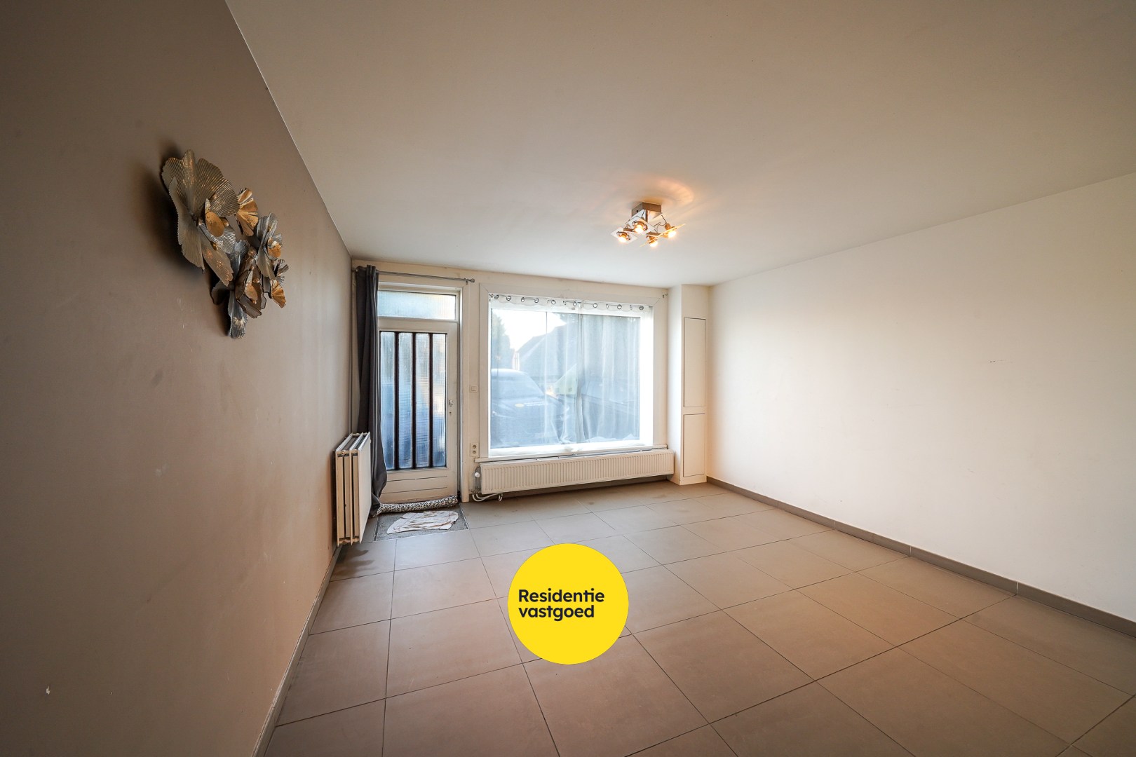 Instapklare ruime hoekwoning te Zandvoorde 