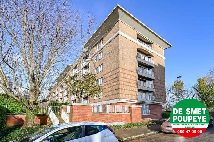 Zonnig hoekappartement nabij het station. 