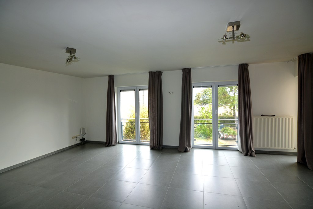 Appartement (104 m²) met 2 slpks, garage en kelderberging. 