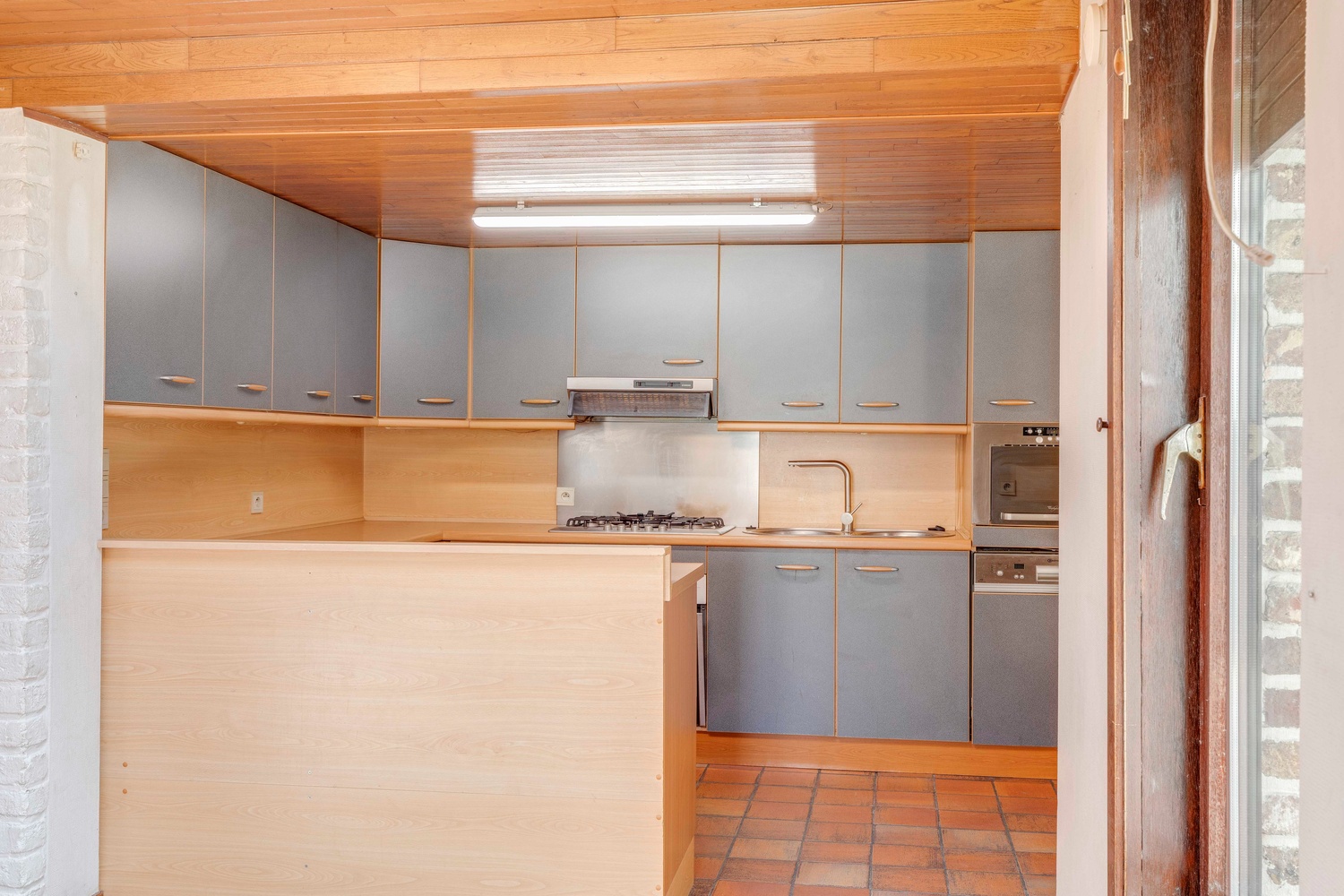 Centraal gelegen op te frissen gezinswoning gelegen op fietsafstand van het centrum van Zulte 