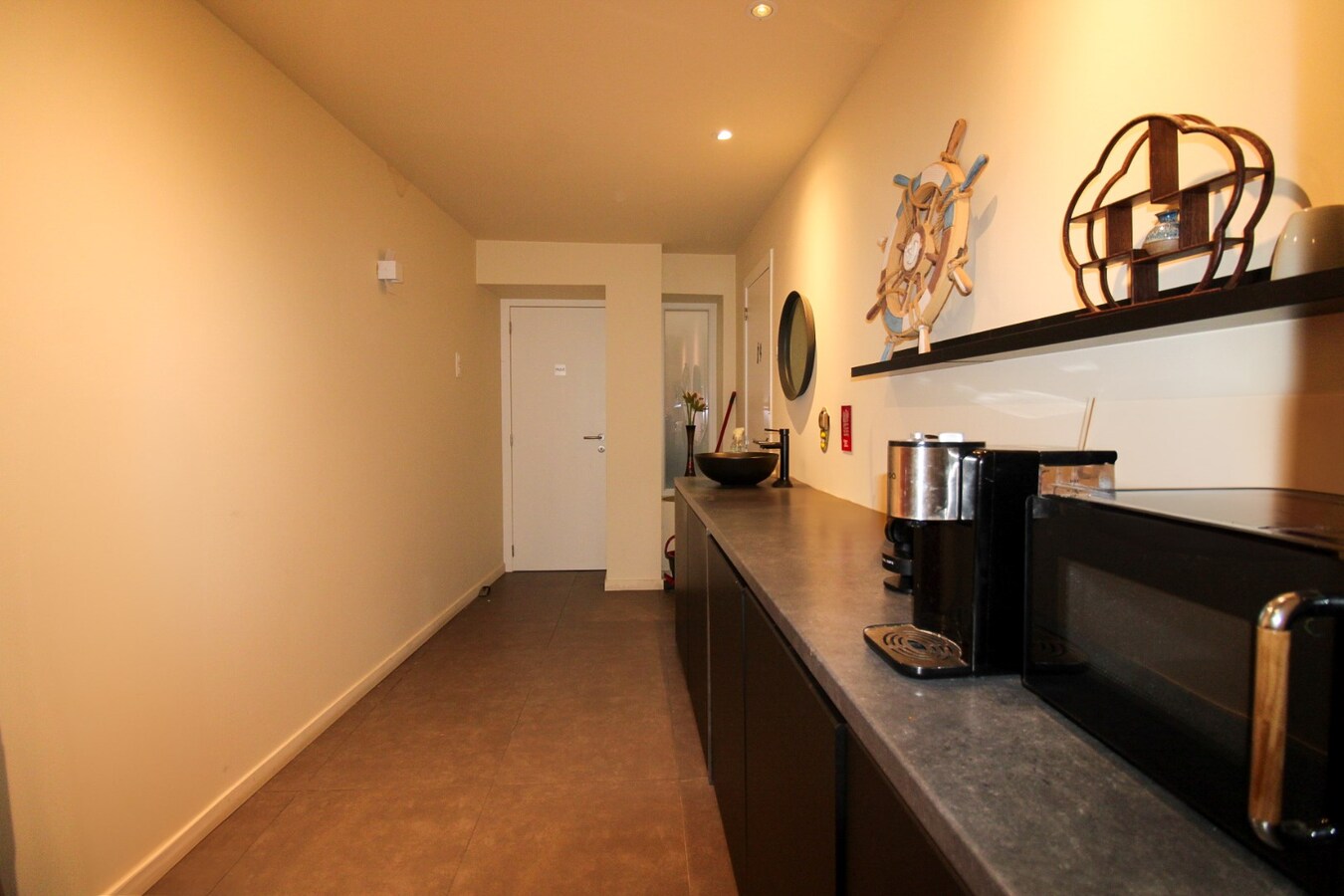 Veelzijdig handelshuis met woonst en luxueuze B&amp;B op toplocatie aan de Markt van Temse! 