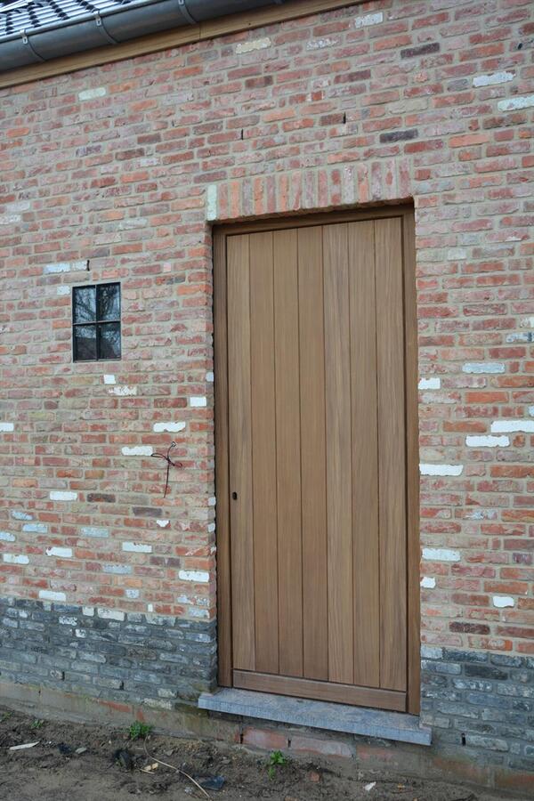 Kwalitatief afgewerkte nieuwbouwwoning in Pastoriestijl 