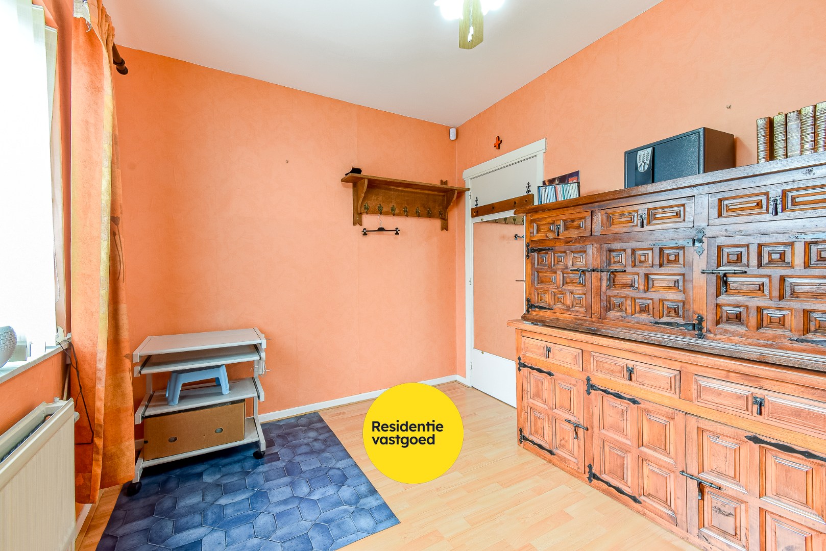 Ruime te renoveren villa op rustige ligging 