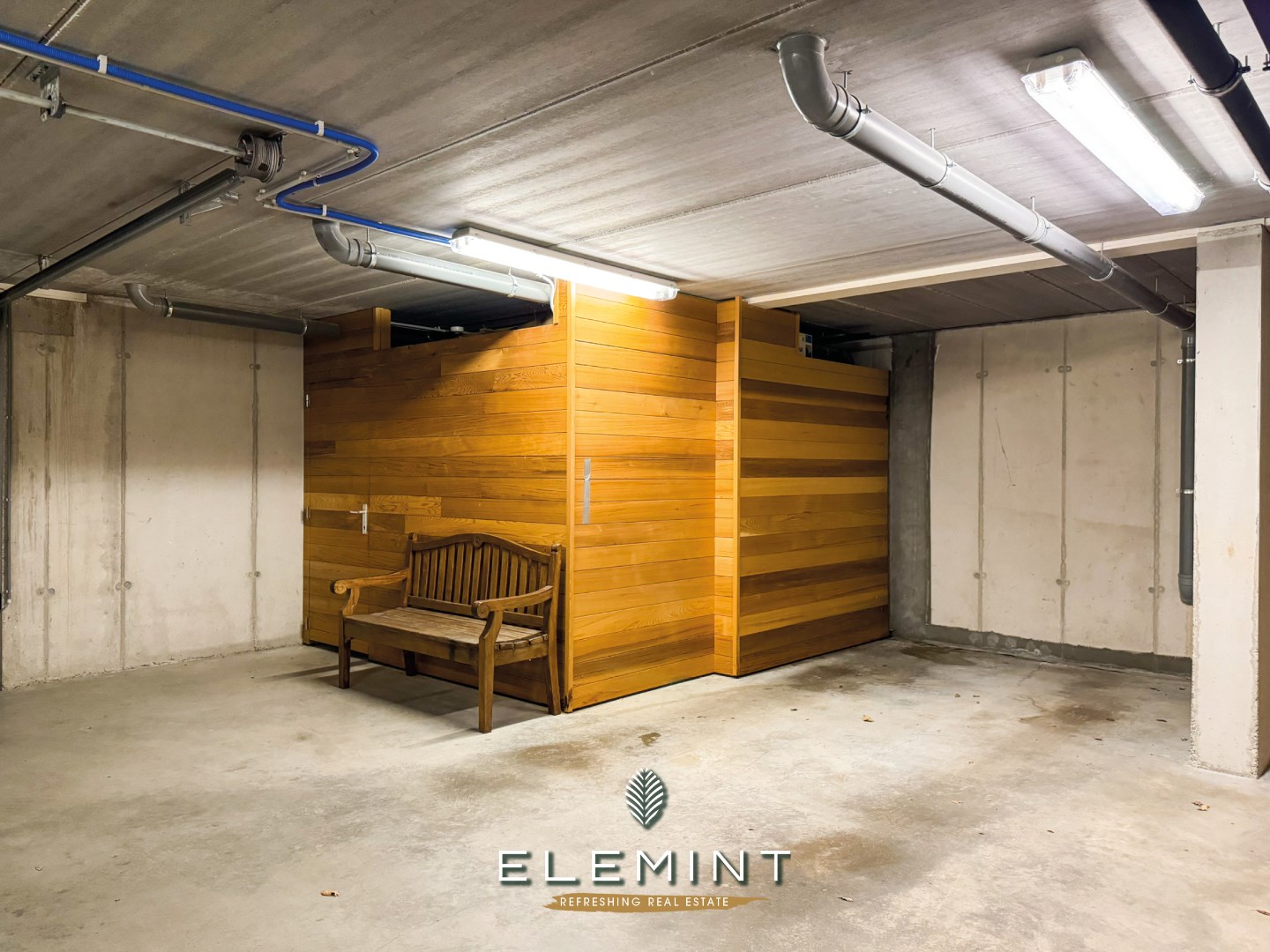 Ruim modern appartement met terras, 2 slaapkamers en 2 staanplaatsen 