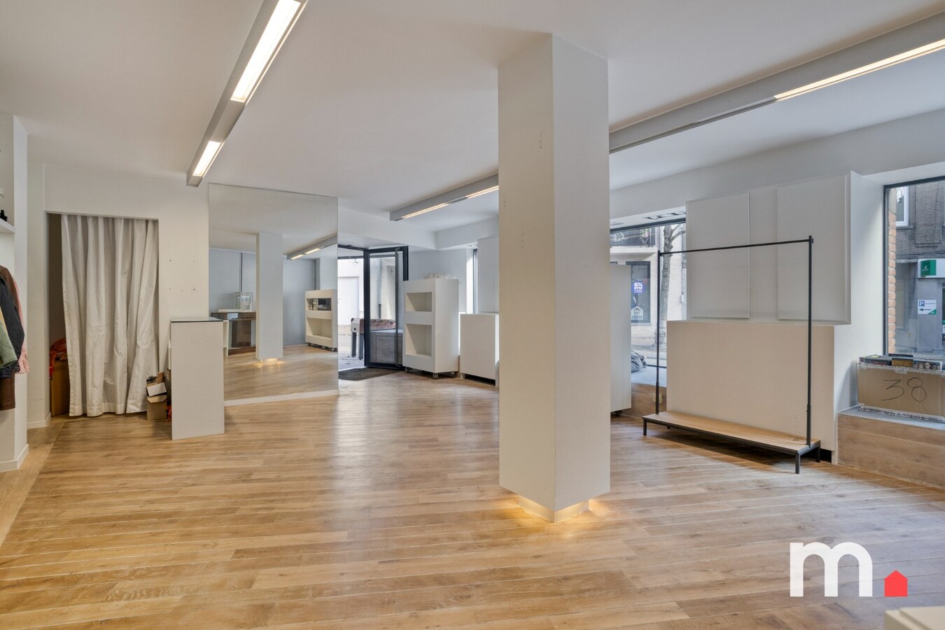 Instapklare woning met hobby ruimte te koop ! 