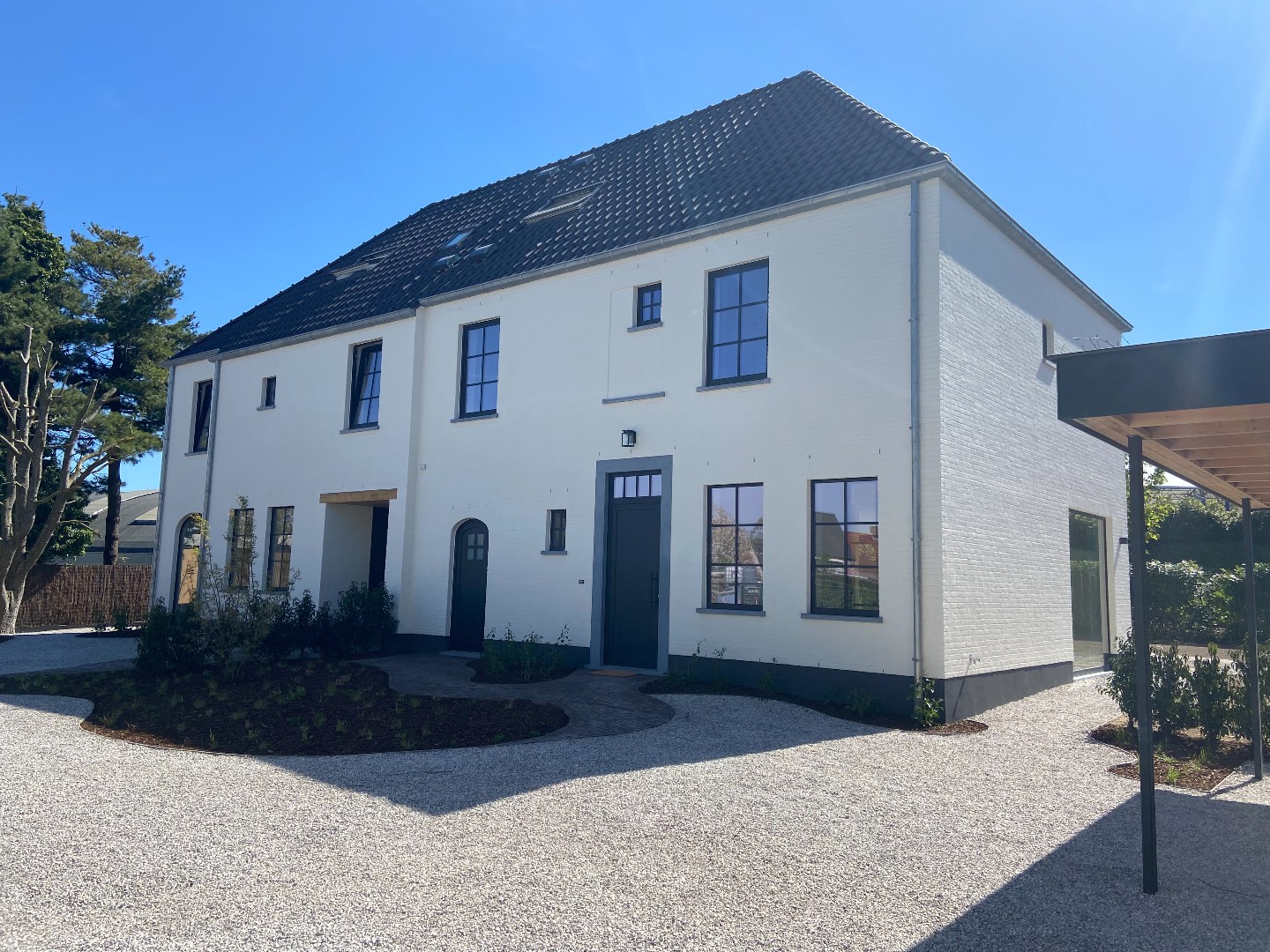 Exclusieve, energiezuinige nieuwbouwwoning op een discrete ligging te Waregem! 