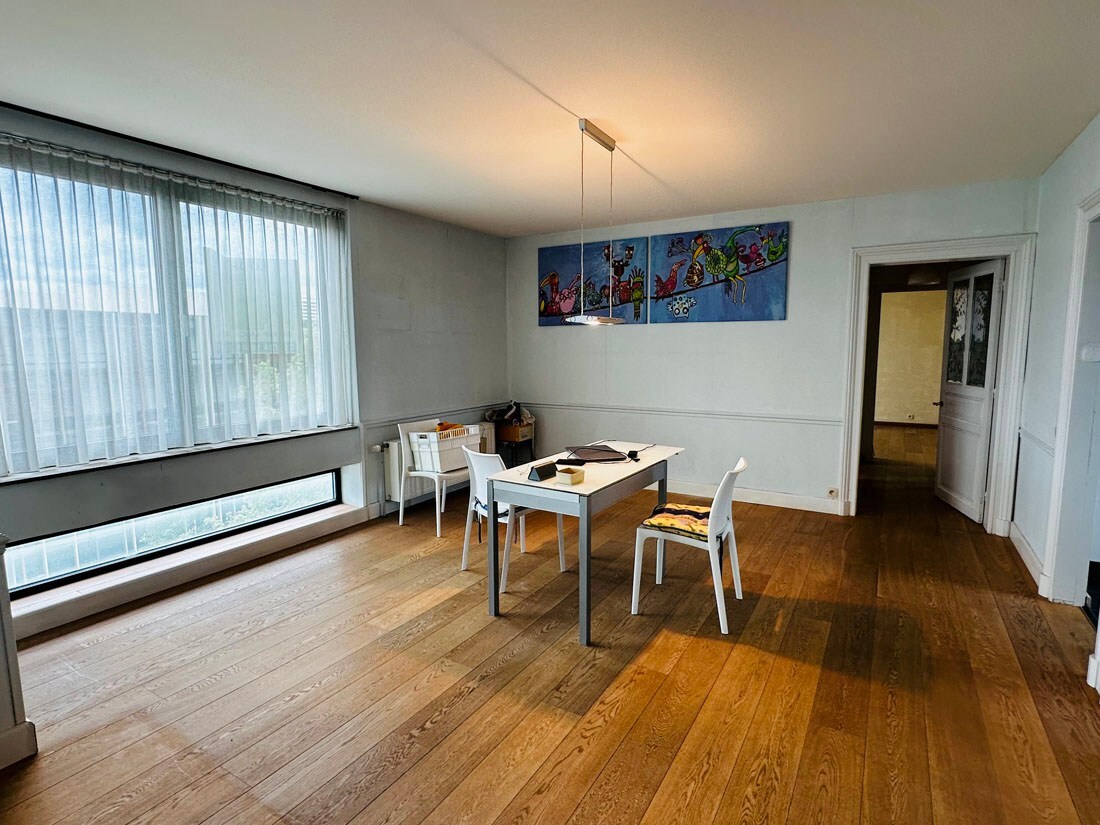 Authentiek 3 SLAAPKAMERappartement net buiten de Kleine Ring van Hasselt 