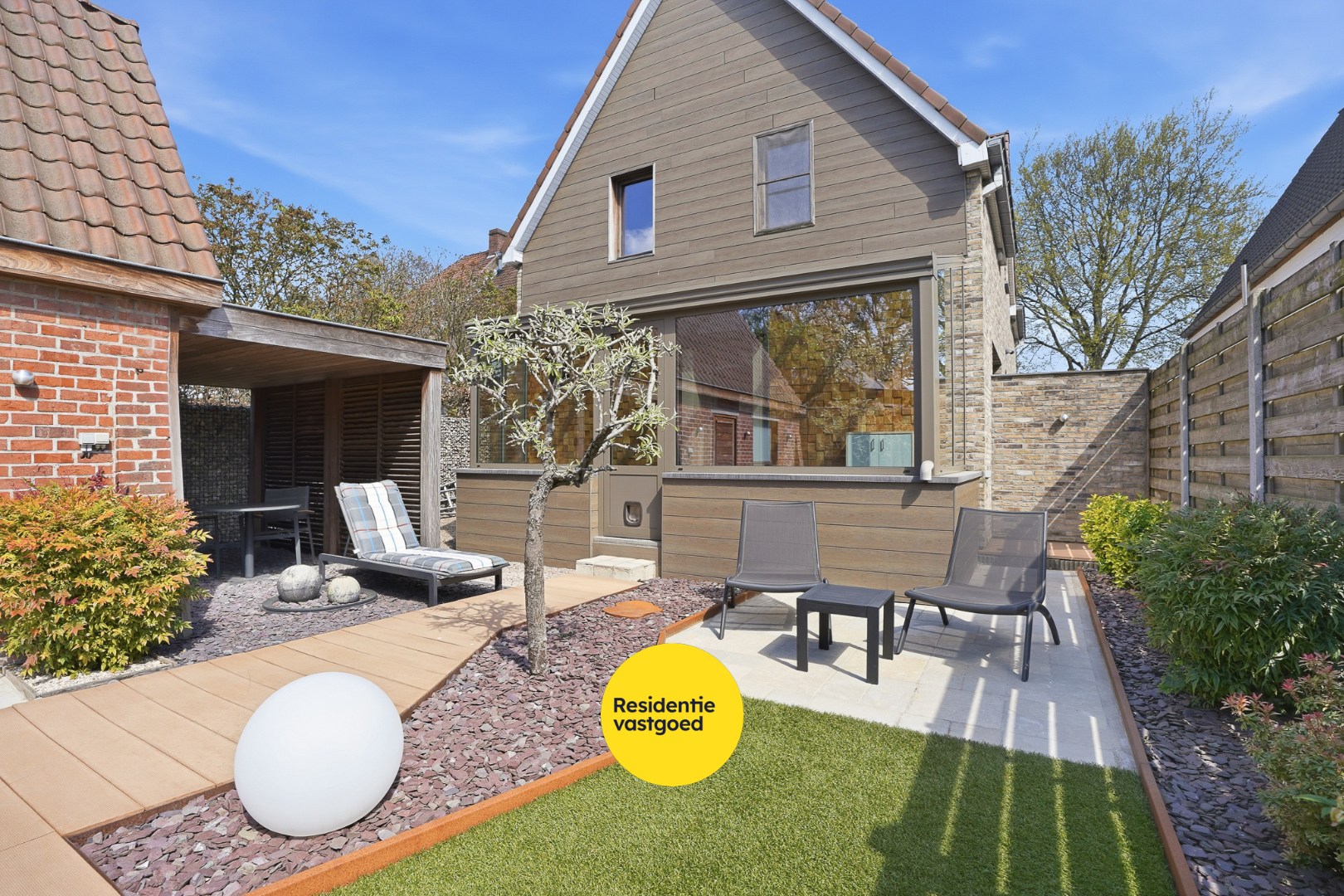 Open bebouwing met zonnige tuin in Sint-Michiels 