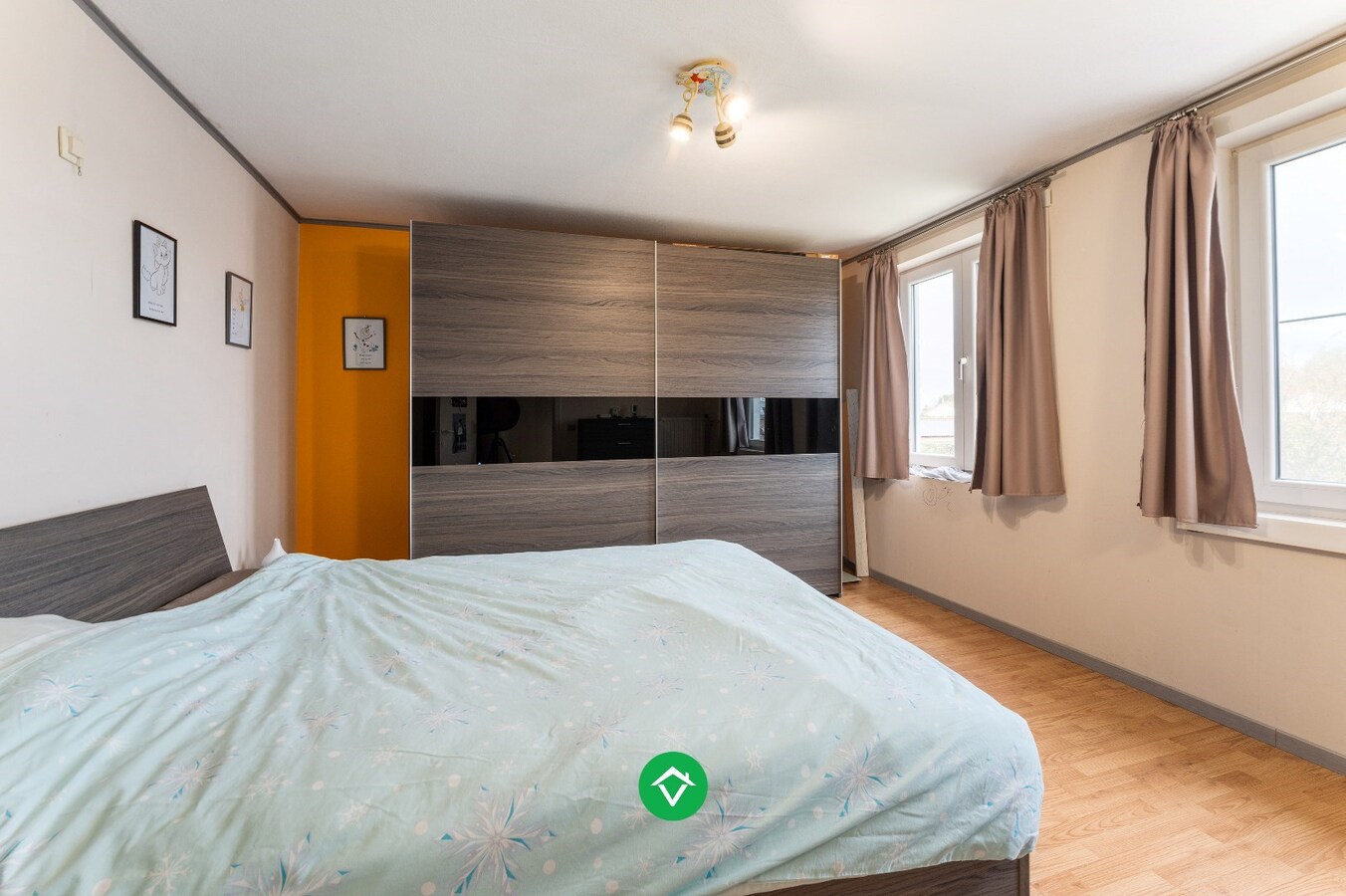 Woning met 5 slaapkamers en tuin in rustige wijk te Koekelare 