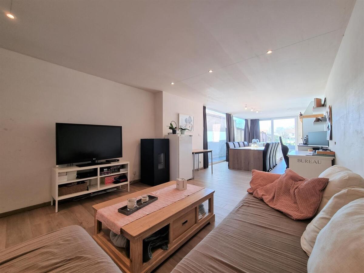 Knap gerenoveerde woning met grote tuin en oprit - Dudzele 