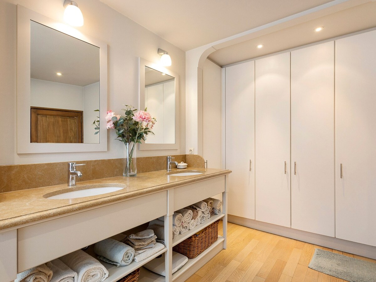 Charmant handelspand met woonst op de markt in Kruishoutem 