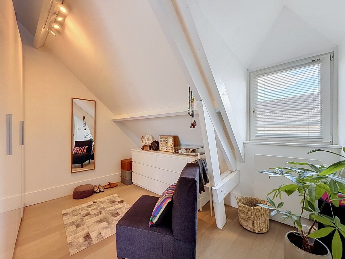 Architecturale parel met gemengde bestemming te Oombergen 