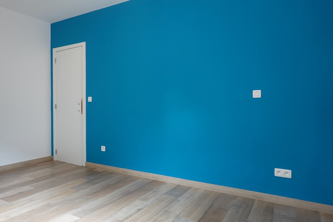 Ruim gelijkvloers appartement met koertje 