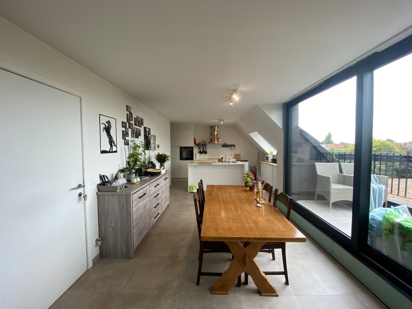 Nieuwbouw appartement met 2 slaapkamers en terras te Desselgem. 