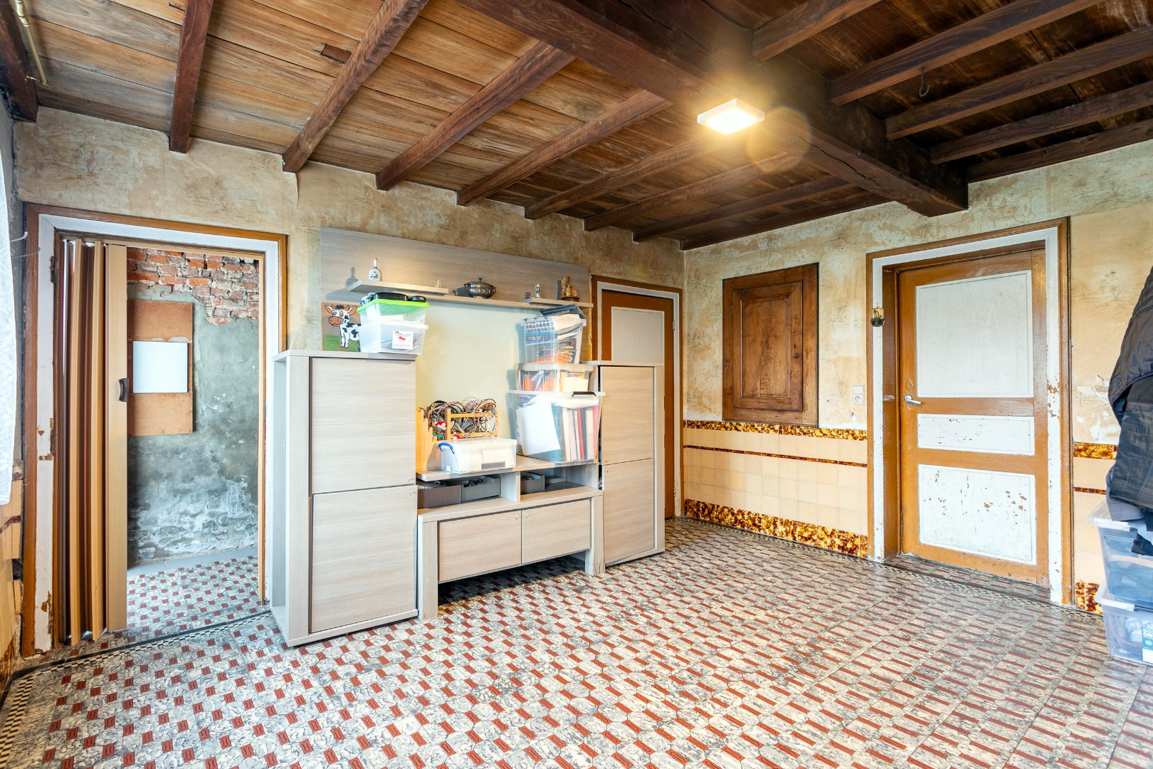 Unieke eigendom met twee woningen op een ruim perceel van 3.130 m² te Galmaarden 