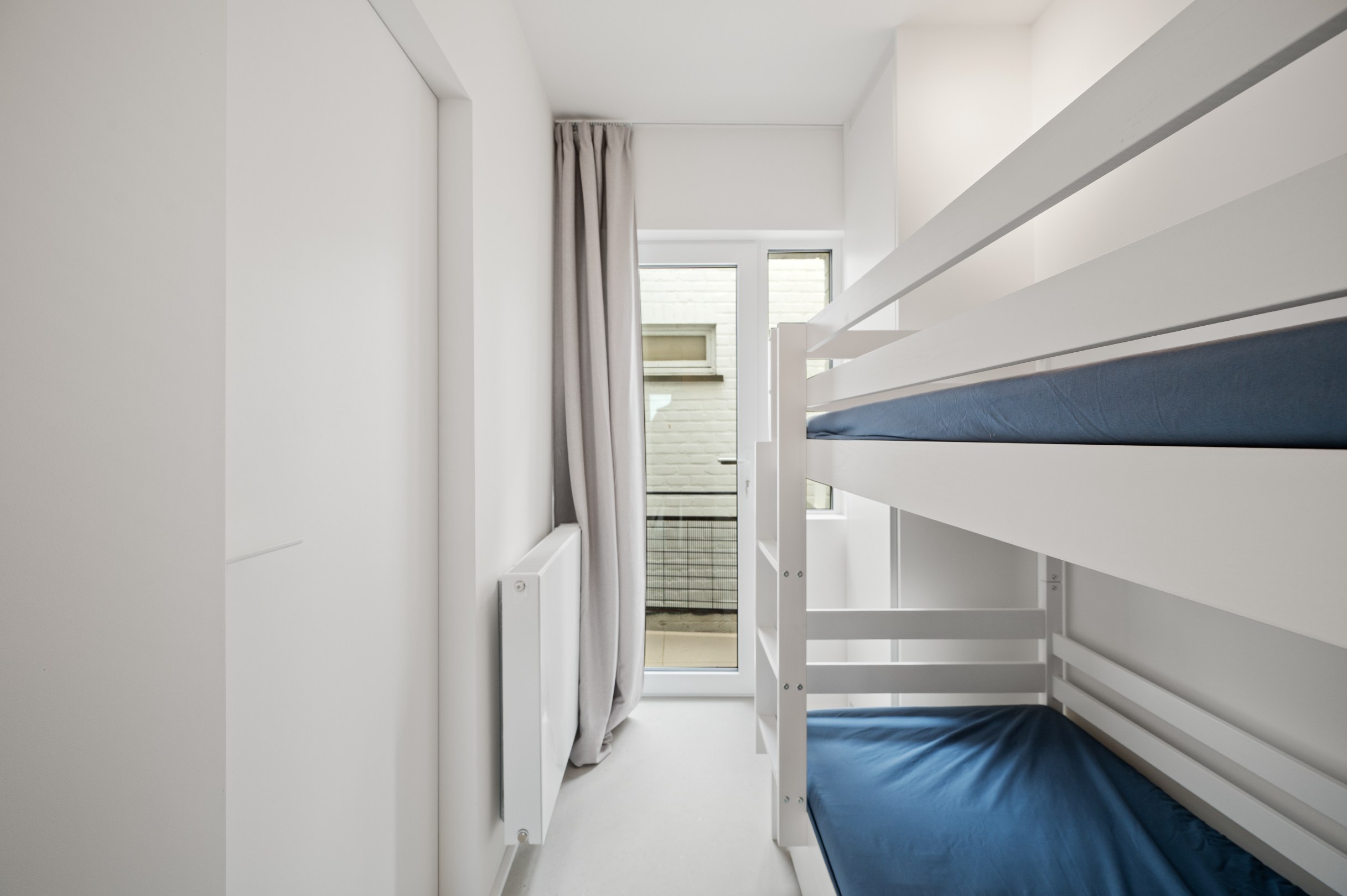 Appartement de vacances confortable et magnifiquement rénové avec vue frontale sur la mer, situé près de la place Rubens. 