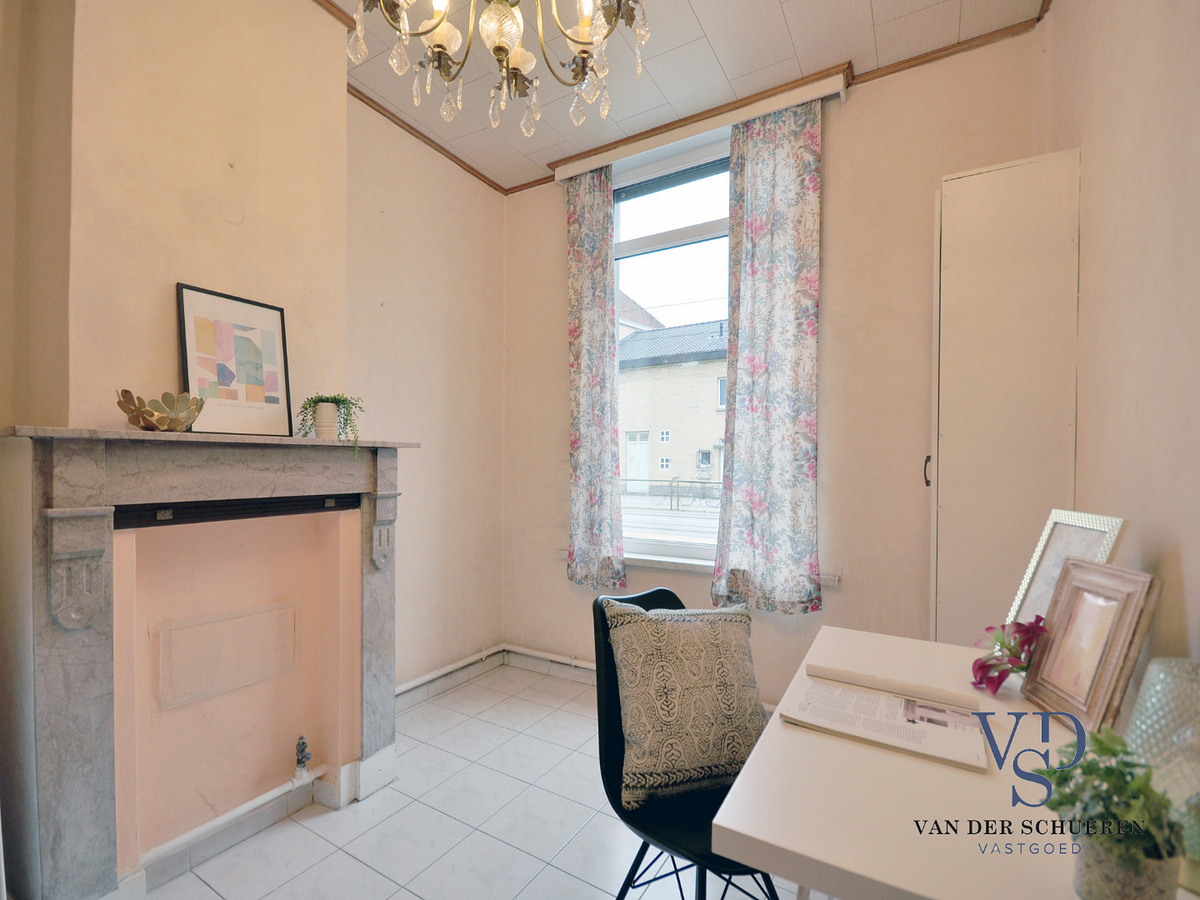 Rijwoning met tuin nabij station Gent-Sint-Pieters. Top-ligging nabij tram en trein ! 