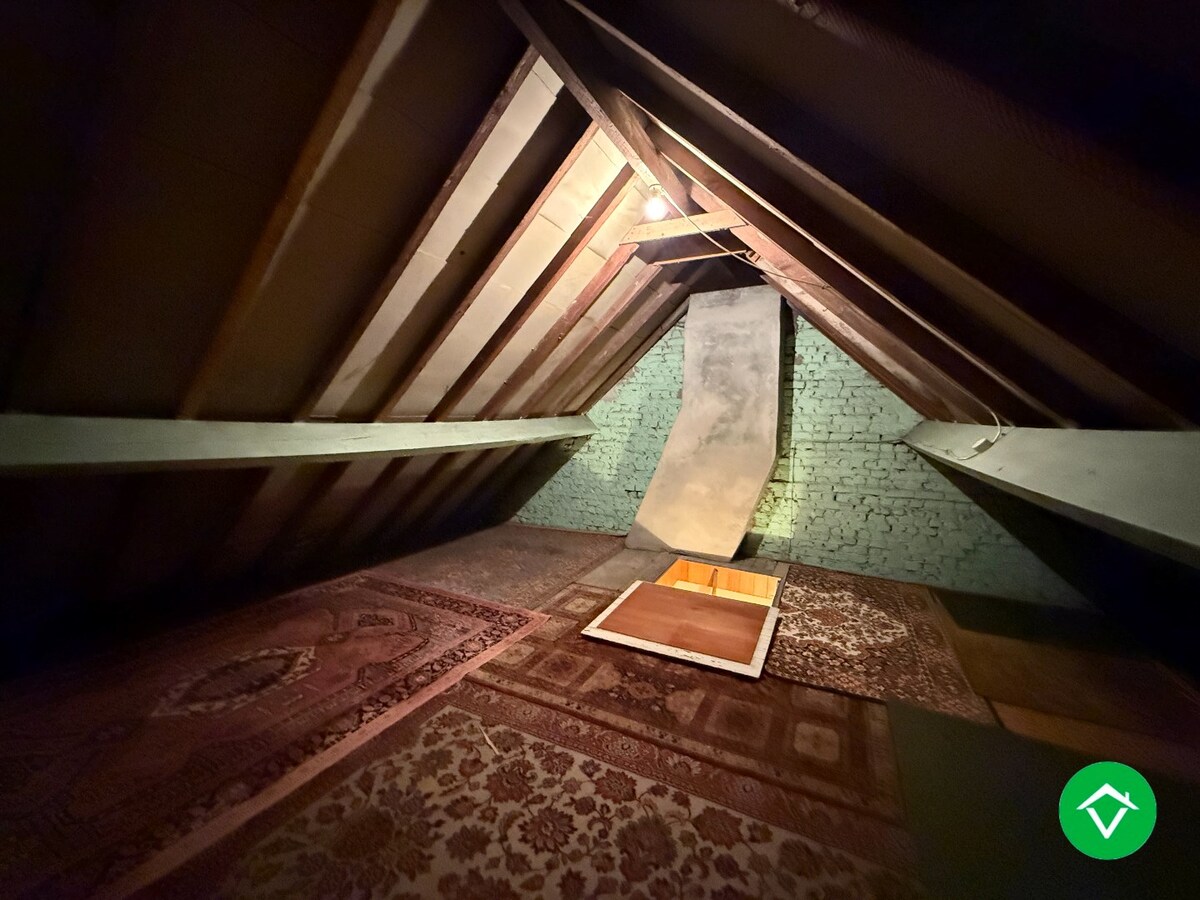 Centraal gelegen woning met 3 slaapkamers en diepe tuin te Roeselare 