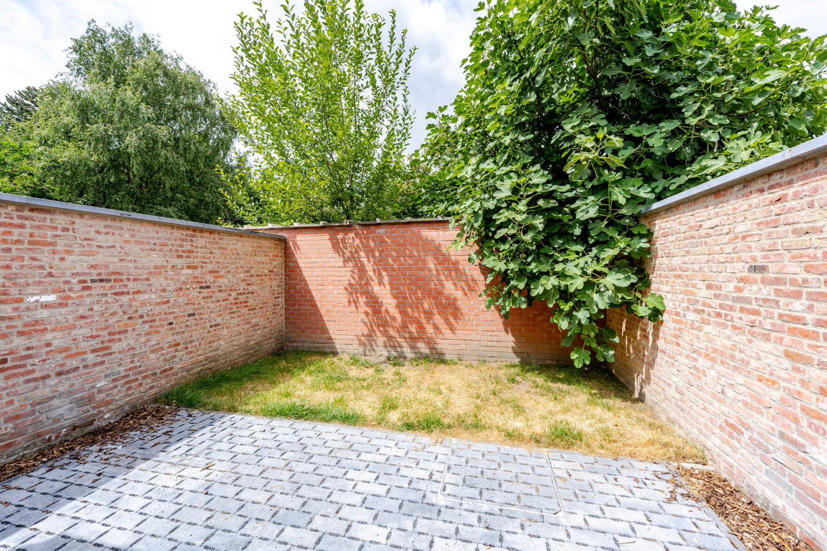 Exclusieve nieuwbouwwoning te huur met 3 slaapkamers in het hart van Brugge 