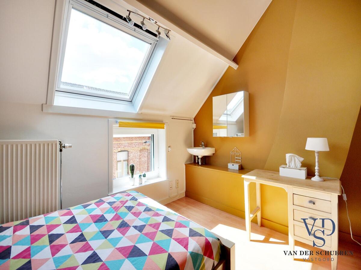 Hippe woning  op amper 350 m van het  UZ !   TOPPER !! 