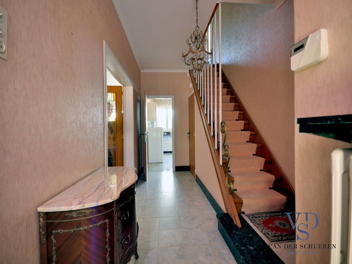 Zeer ruime herenwoning in centrum Gavere ! 