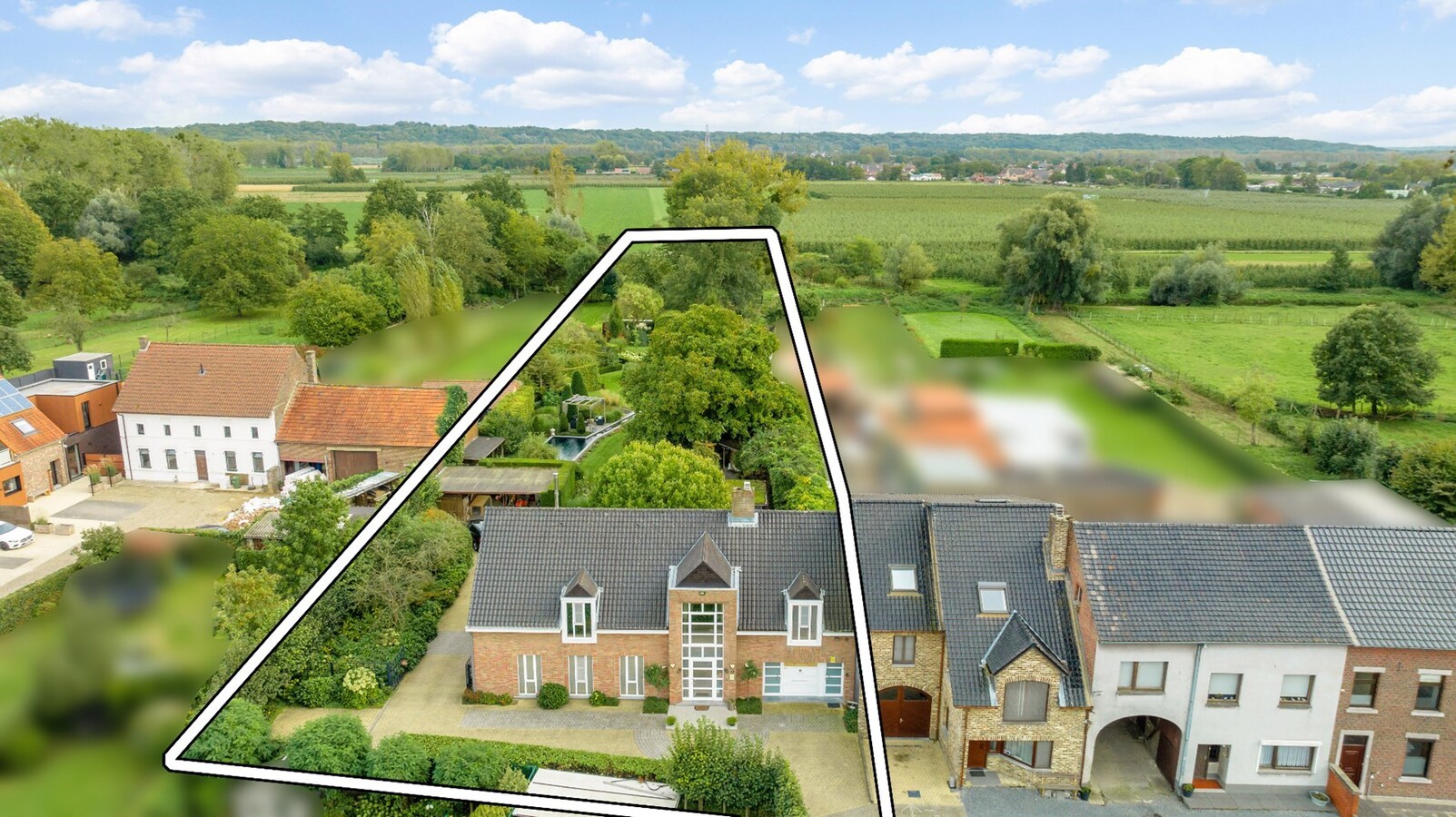 Instapklaar landhuis met bewezen B&amp;B, wellness, dierenfaciliteiten en uitzonderlijk privacy wonen en ondernemen in Maasmechelen. 
