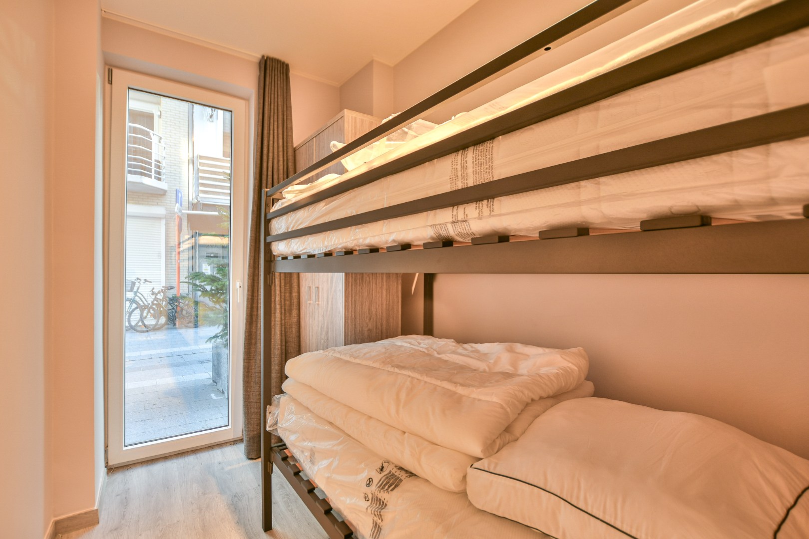 Gerenoveerd appartement met 2 slaapkamers te koop op toplocatie te Blankenberge! 
