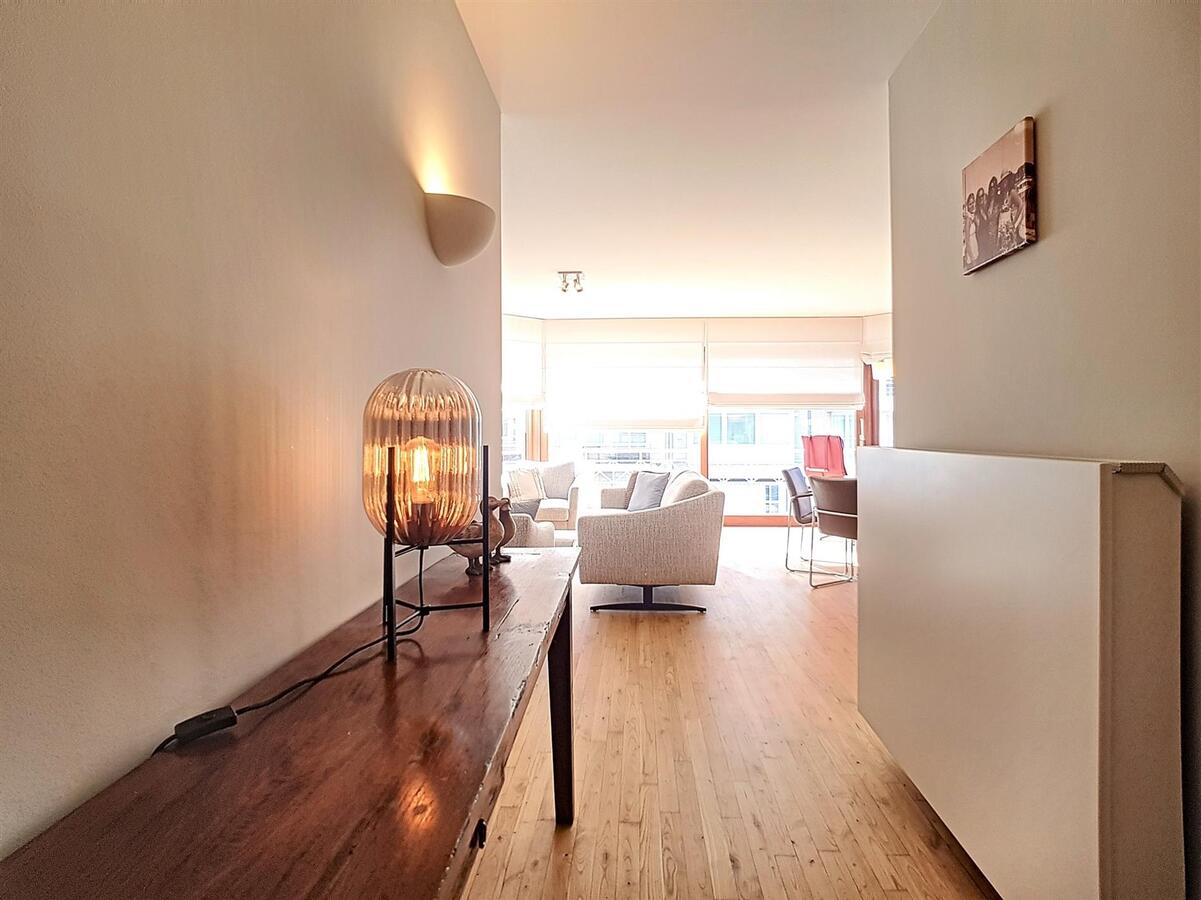 Zeer ruim woonappartement (109 m²) met uitzonderlijk zonneterras - Knokke 