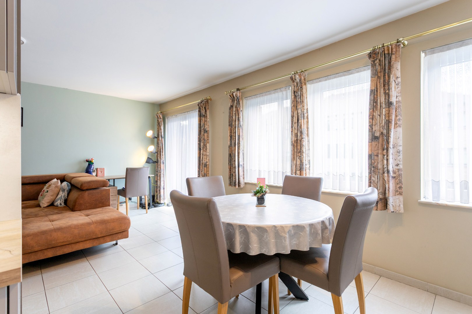 Instapklaar appartement met 2 slpk te Halle 
