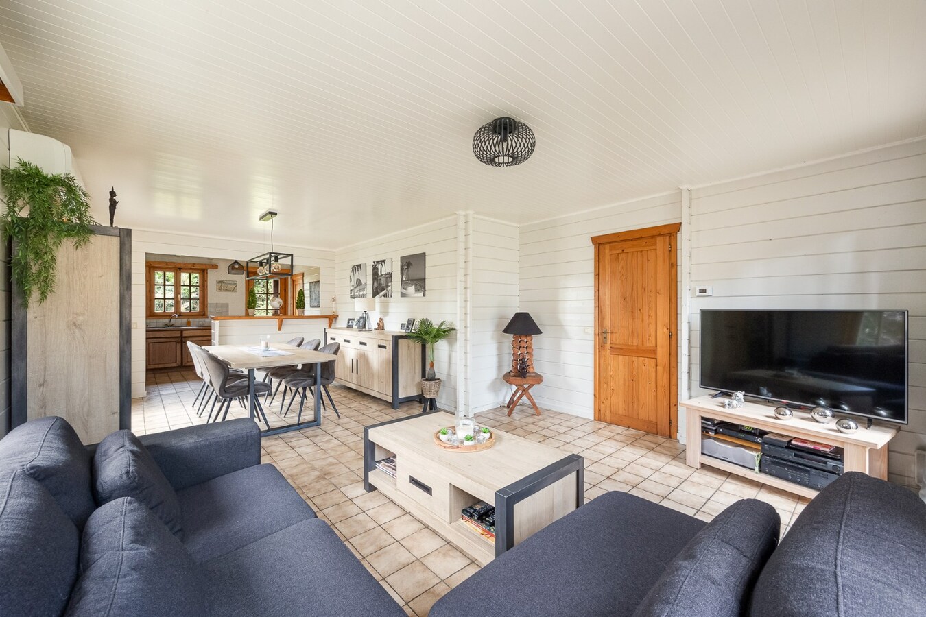 Instapklare gelijkvloers woning in het groen op een West-perceel van  626 m² 