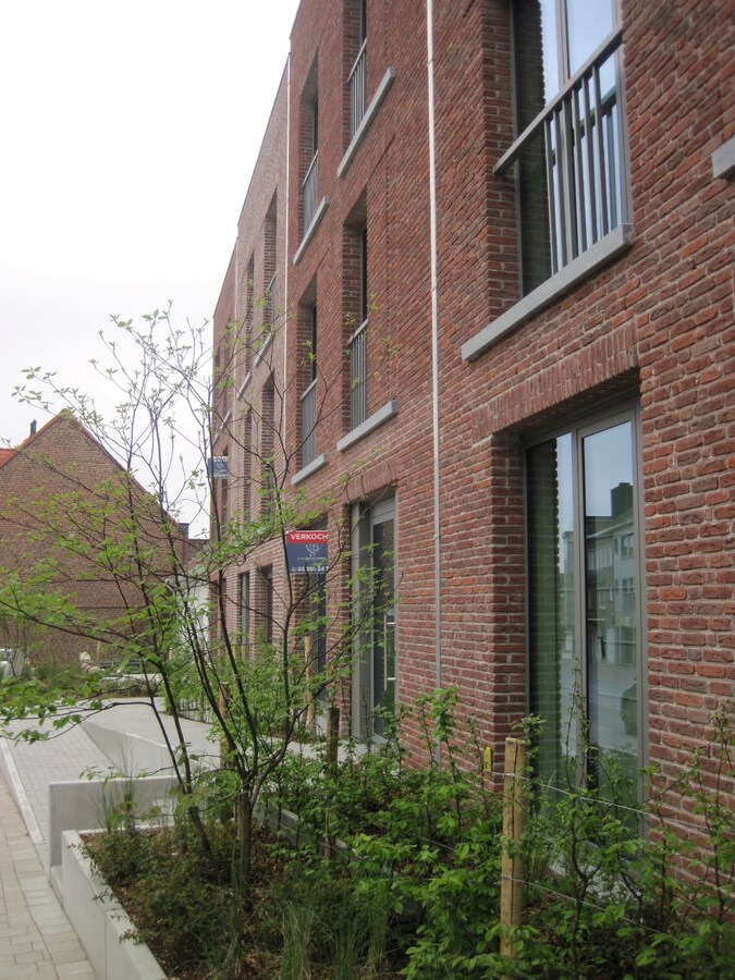 BIJZONDER ruim appartement (E-peil  