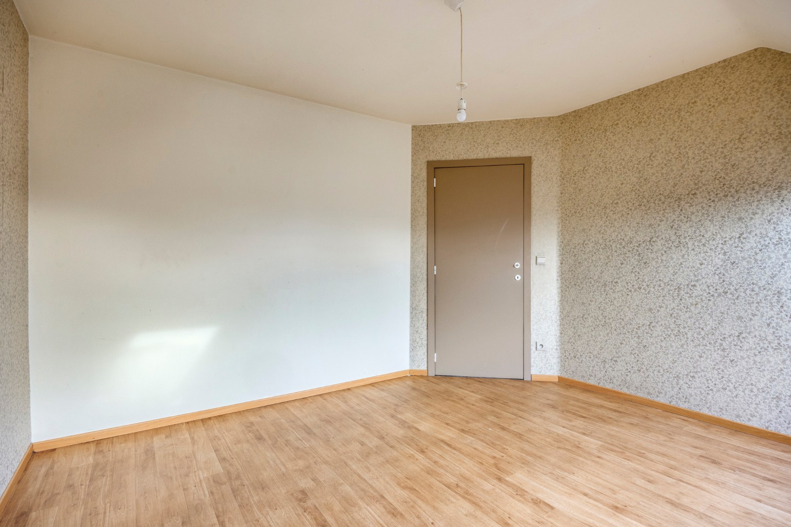 Instapklaar duplexappartement met 3 slpk. en aparte inkom nabij centrum Leopoldsburg 