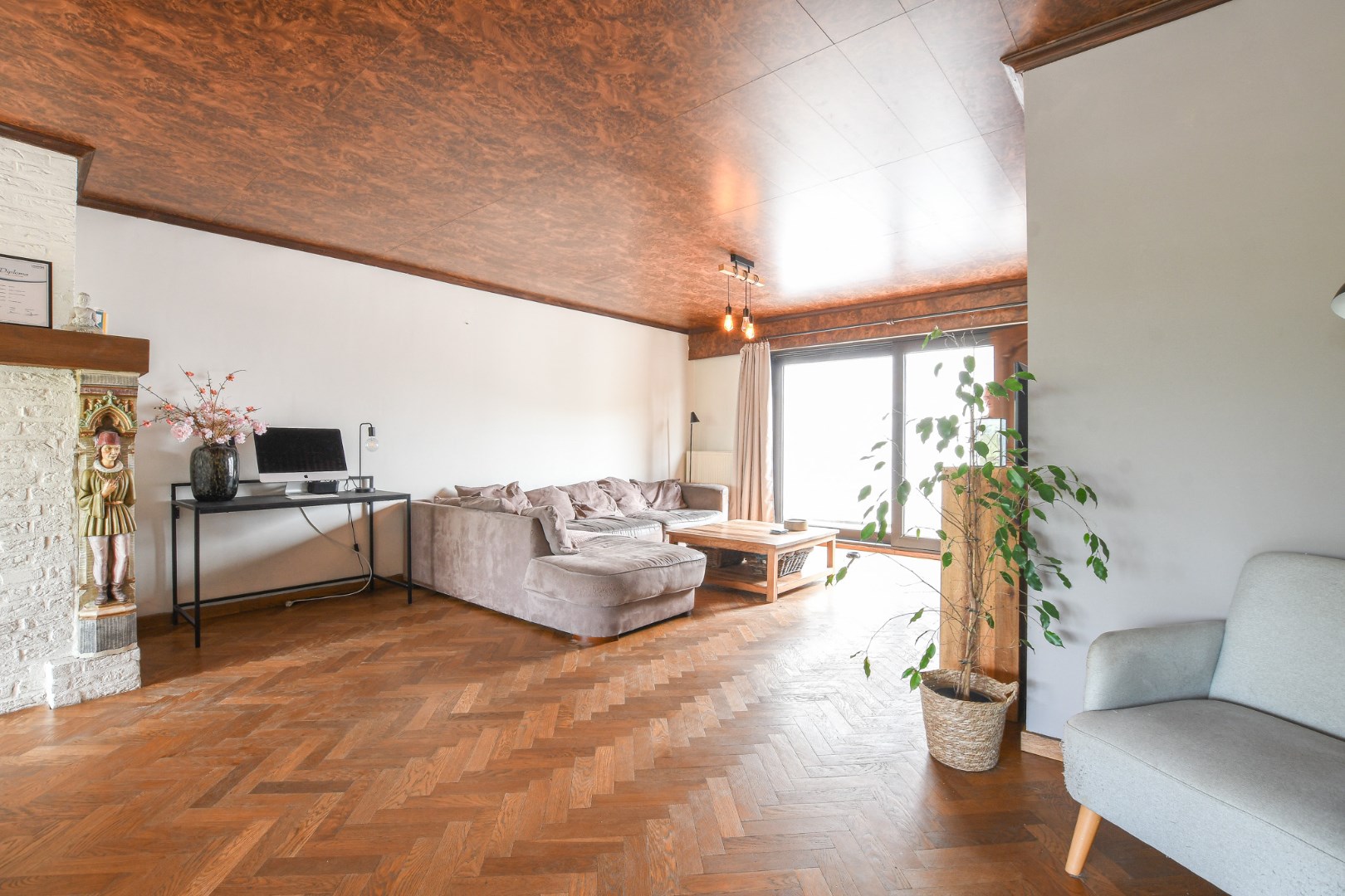 Ruime bel-etagewoning met tuin en bijgebouw, vlakbij centrum De Haan 