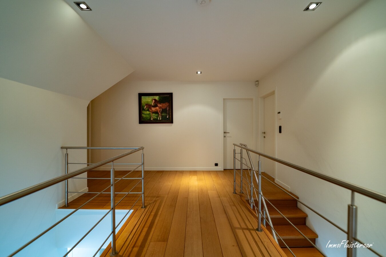 Beautiful villa with indoor and outdoor riding arenas on over 2.4 hectares in Ardooie 