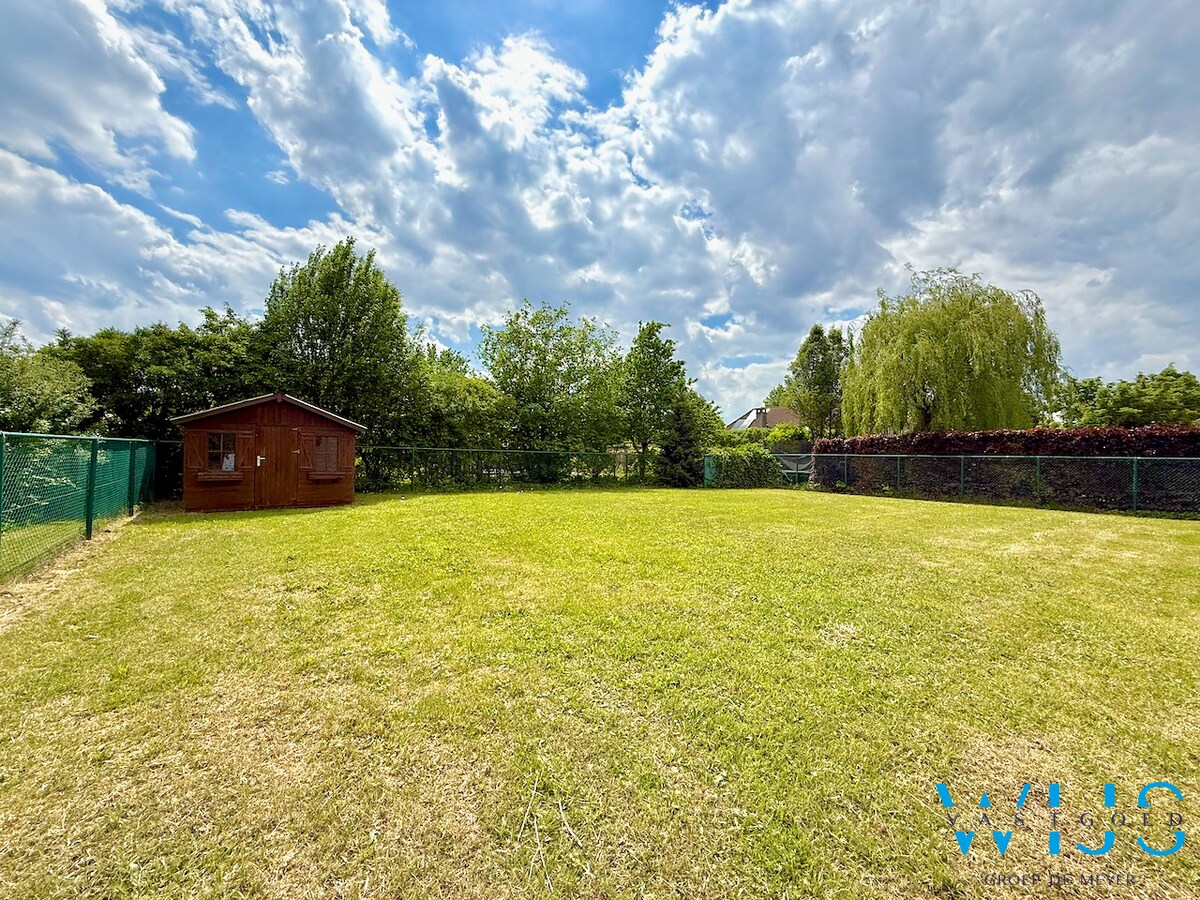 Zeer goed gelegen villa in aangename wijk te OOSTAKKER ! 