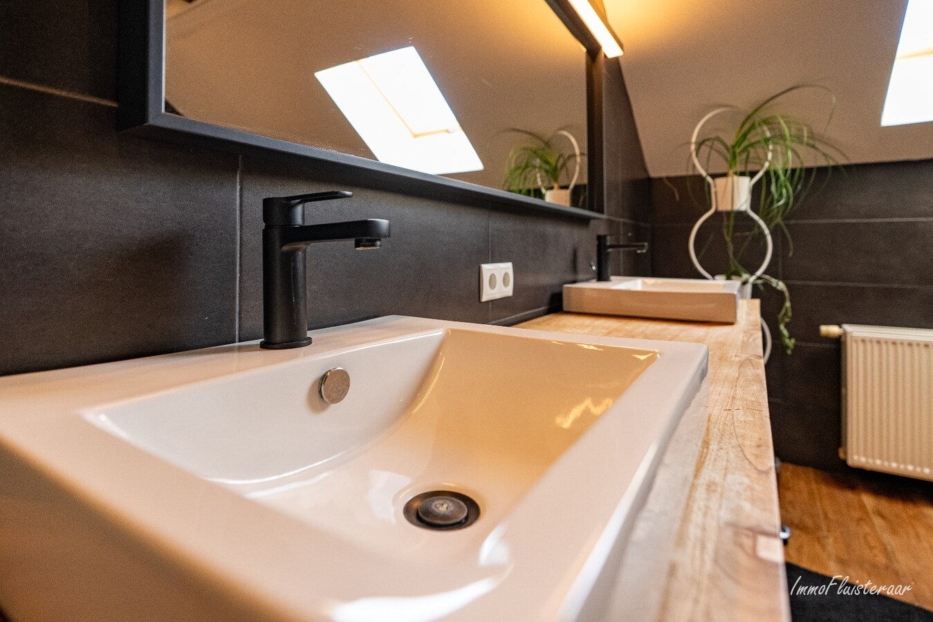 Charmante maison prête à emménager avec des installations pour chevaux sur environ 75a à Waanrode. 