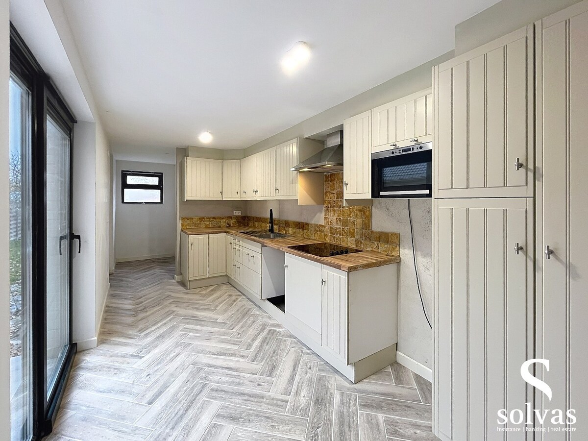 Top gerenoveerde woning met 3 slaapkamers, ruime tuin in prachtige natuur te Aalter EN uiterst energiezuinig. 